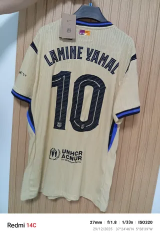 Camiseta FC Barcelona x Kobe Bryant Beige y más..