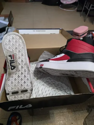 Zapatillas Fila Altas Rojas y Blancas
