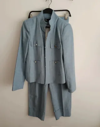Traje Zara azul chaqueta y pantalón