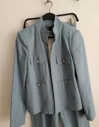 Traje Zara azul chaqueta y pantalón