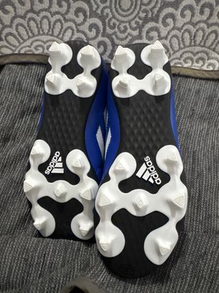 Botas de fútbol Adidas niño azul,N 33 sin estrenar