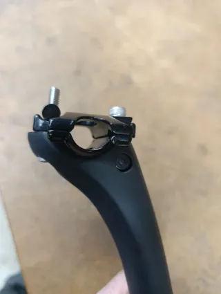 Tija carbono 27,2mm 400mm