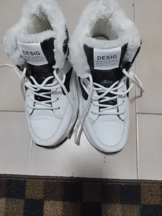 Zapatillas altas blancas con forro de pelo