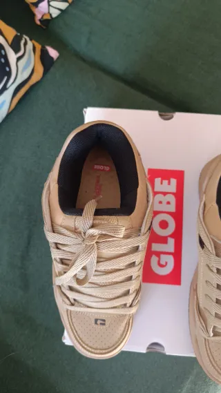 Zapatillas Globe Beige Talla 39 nuevas