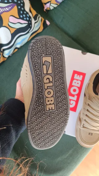 Zapatillas Globe Beige Talla 39 nuevas