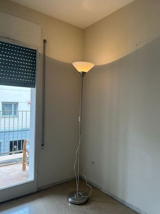 Lampara de pie iluminación