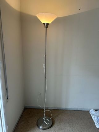 Lampara de pie iluminación