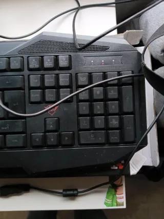 Teclado Gamer Trust GXT