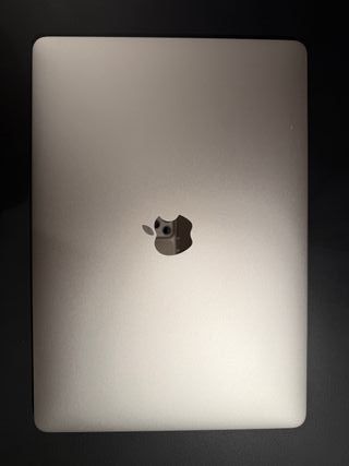 MacBook Pro 13” (2017). Plata.