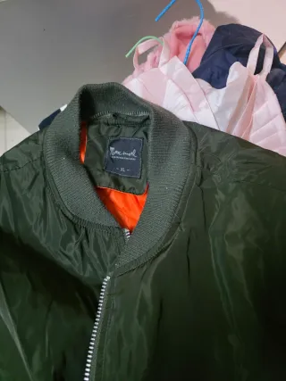 Tengo mucha variedad de ropa todo casi nuevo