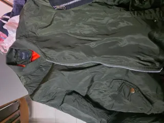 Tengo mucha variedad de ropa todo casi nuevo