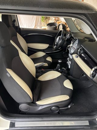 MINI Cooper D 2010