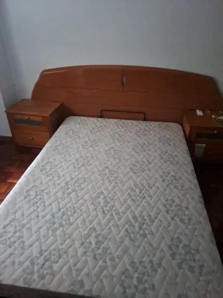 Cabecera de cama con 2 mesitas