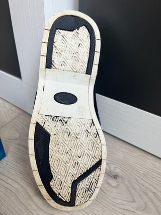 Náuticos ante azul marino T.33