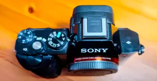 Sony A7 + Cargador, 2 Baterías, Correa