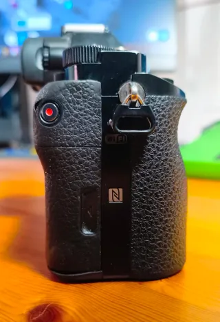 Sony A7 + Cargador, 2 Baterías, Correa