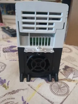 Variador de frecuencia Emerson M200