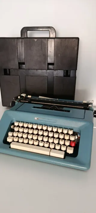 Máquina de escribir Olivetti Studio 46