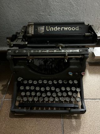 Máquina de escribir Underwood antigua