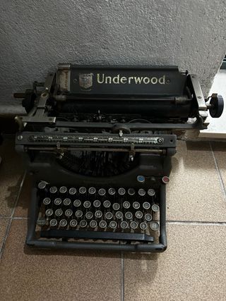 Máquina de escribir Underwood antigua