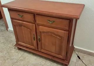 Aparador de madera marrón