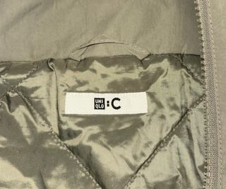 Abrigo verde con capucha