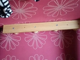 Perchero de madera con 4 colgadores