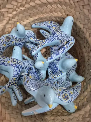 Golondrinas de cerámica decoradas