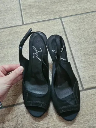 Scarpe eleganti nere da cerimonia