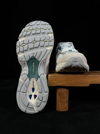 New Balance MR530QA Talla 38 Beige/Verde