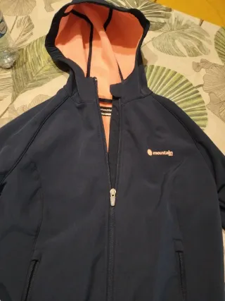 Chaqueta trekking Mountain azul y rosa