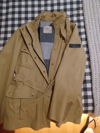 Chaqueta Burberry  Mujer mostaza claro.