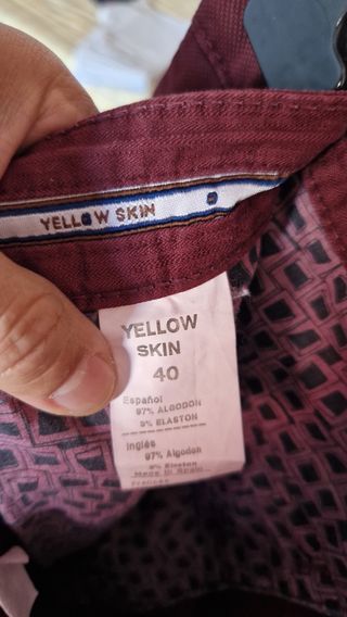 Pantalón Yellow Skin Burdeos