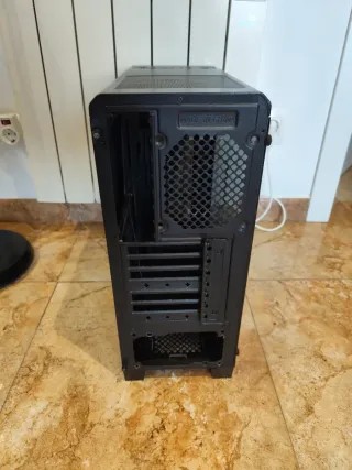 Caja PC ATX/Micro ATX/Mini ATX Negra