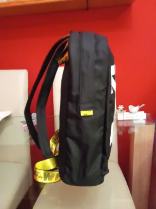 Mochila Off-White Negra Flechas