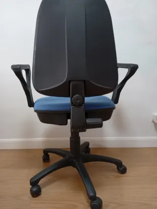 Silla de escritorio ergonómica regulable