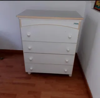 Mueble cambiador con bañera