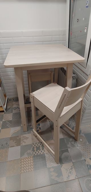 NORRAKER Mesa y taburetes altos