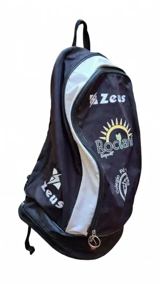 Mochila deportiva Zeus negra y blanca