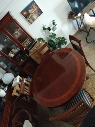 Mesa y 4 sillas comedor madera