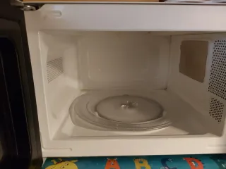 Microondas Taurus Compacto 700W 20L