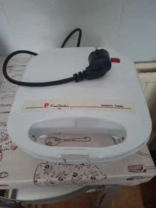 Sandwichera Pierre Cardin 2 Unidades