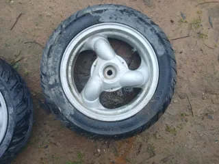 Ruedas Kymco Scooter