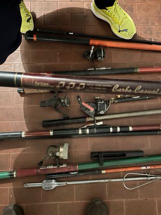 11 canne da pesca