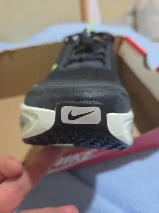 T42,5 Nike Vomero Plus Verdes