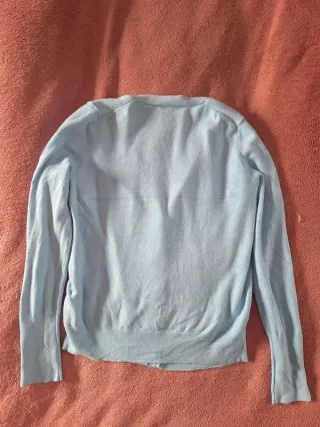 Cardigan azzurro Zara con bottoni gioiello