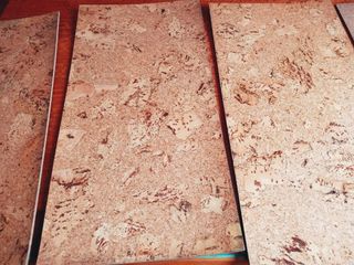 Baldosas de corcho natural barnizadas
