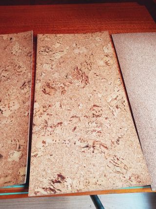 Baldosas de corcho natural barnizadas