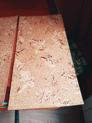 Baldosas de corcho natural barnizadas