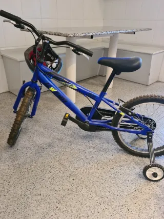 Bicicleta infantil azul